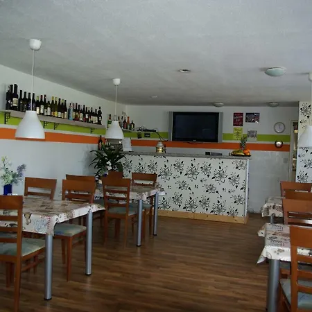 Jeamais Und Pizzeria Guest house